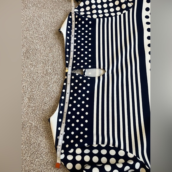 Casual dress - Picture 5 of 10